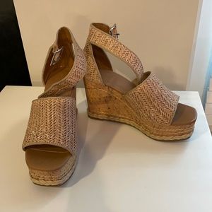 Weave Universal Thread Wedges